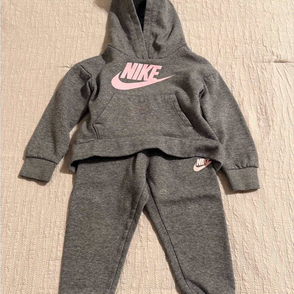 Nike Girls Gray Hoodie and Sweatpants Set